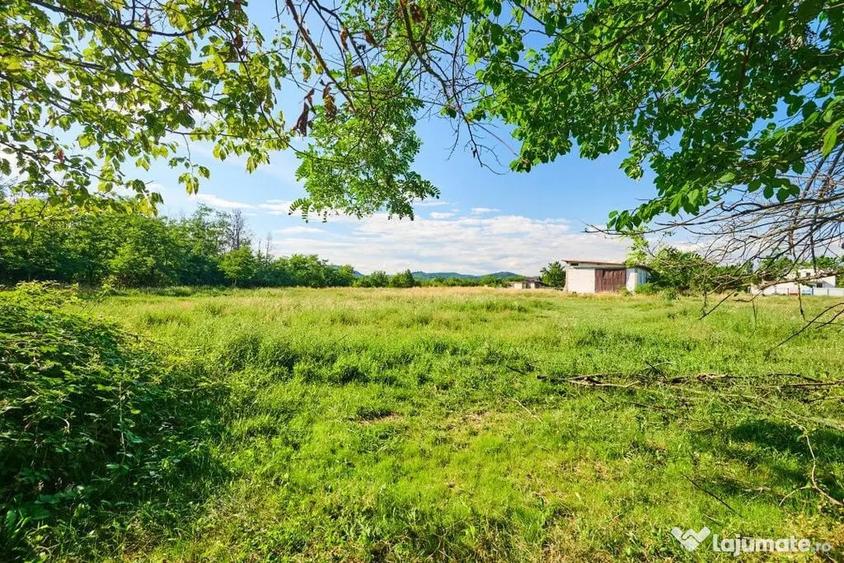 Casă cu 1 camere cu Teren 1100 Mp în Budeasa