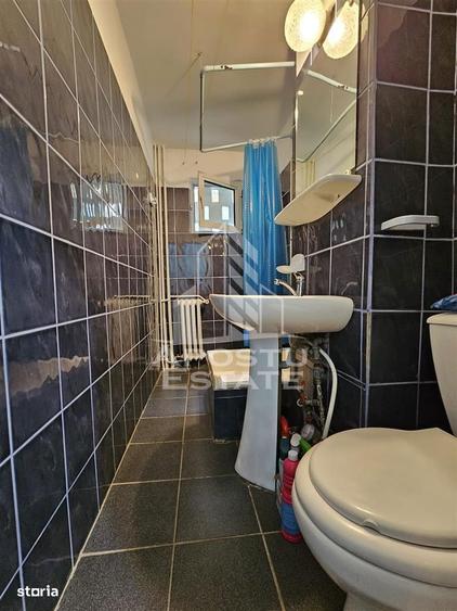 Apartament o camera decomandat zona Take Ionescu - 1