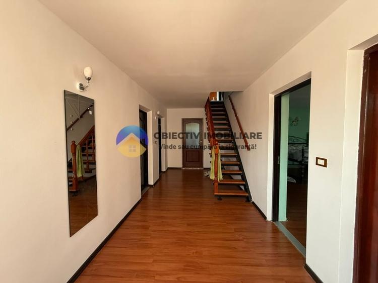 Casa de vanzare / 3 nivele / Piatra Neamt - 17