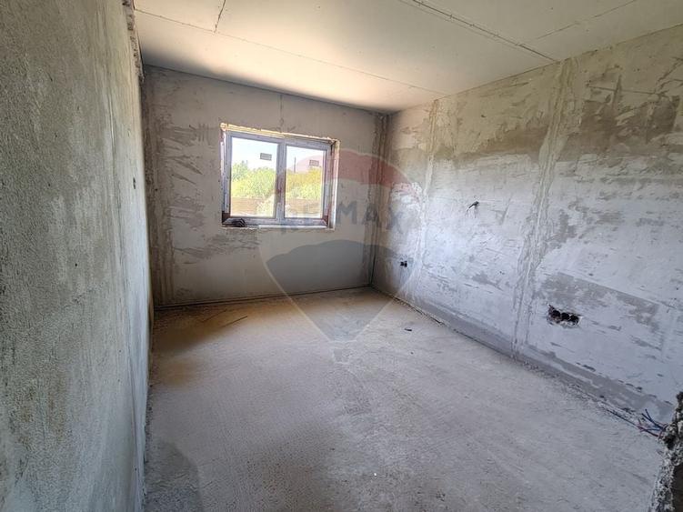 DE VÂNZARE – Casă modernă pe un singur nivel, Tăuții de Sus - 11