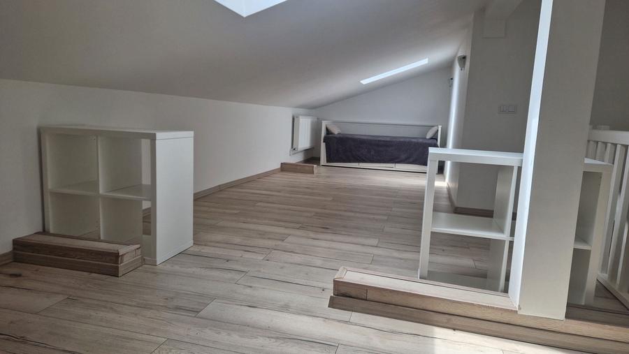Inchiriez apartament 2 camere- cu parcare Cntru - 2