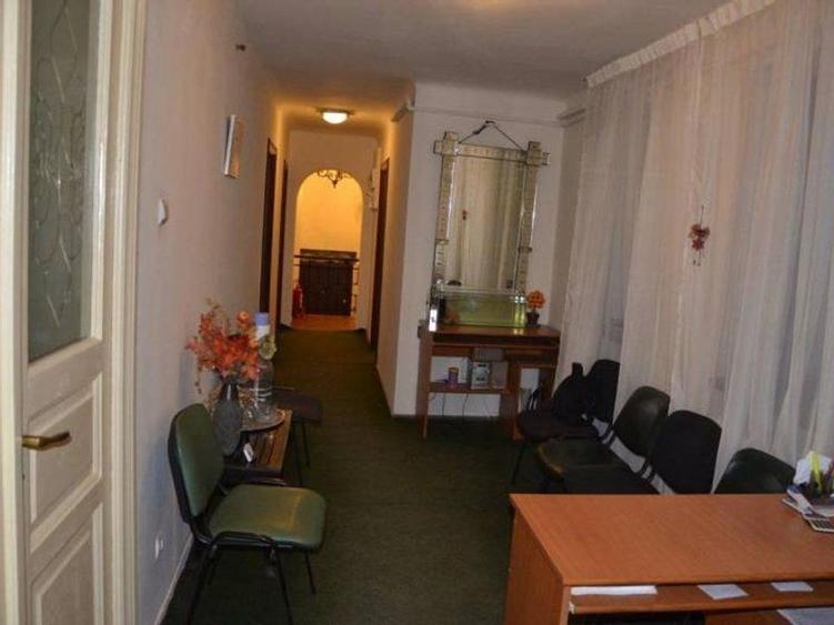 ARMENEASCA - UNIVERSITATE  - 6 camere stradal, locatie deosebita - 3