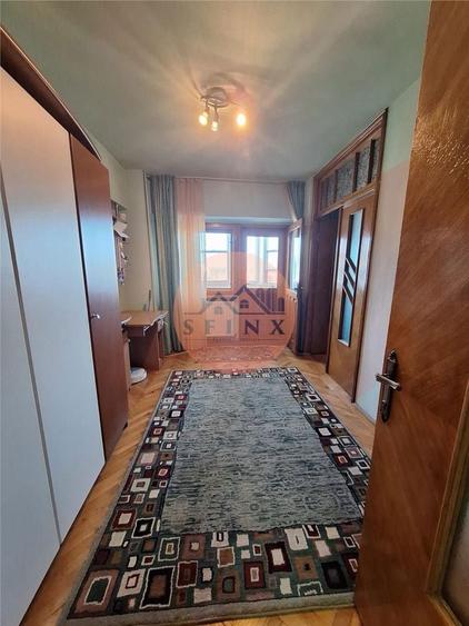 4 decomandate Piata Centrala - strada Traian, etaj intermediar - 8