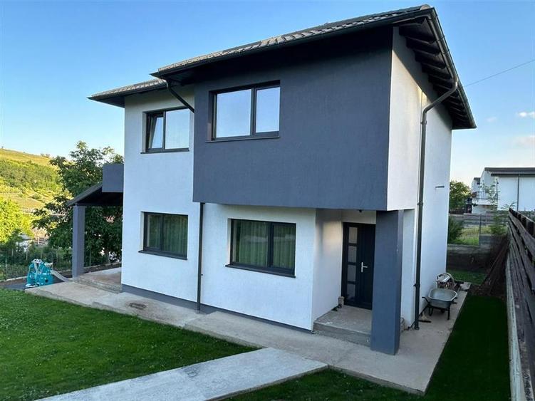 Casa 4 camere Rediu Breazu,Incalz Pard,Asfalt - 1