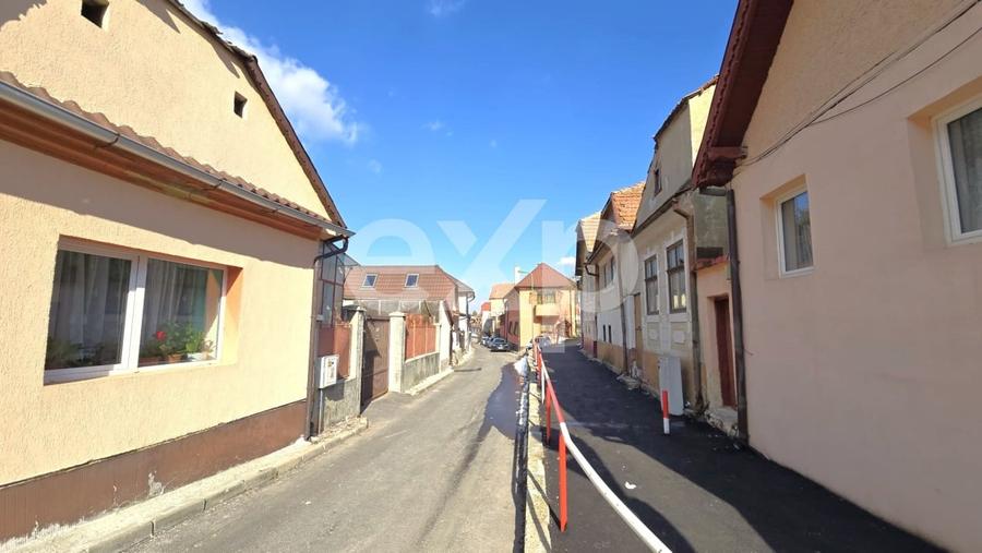 Casă cu potențial în Schei – cu front la două străzi | Strada Egalității - 5