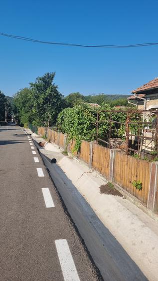 Casa cu 1180 mp teren in comuna Bunesti - 2