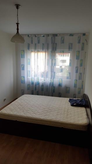 Vand apartament str. Plopilor Floresti