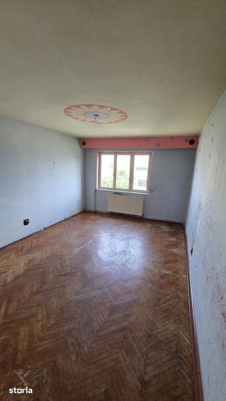 Apartament cu 3 camere în Micro 14