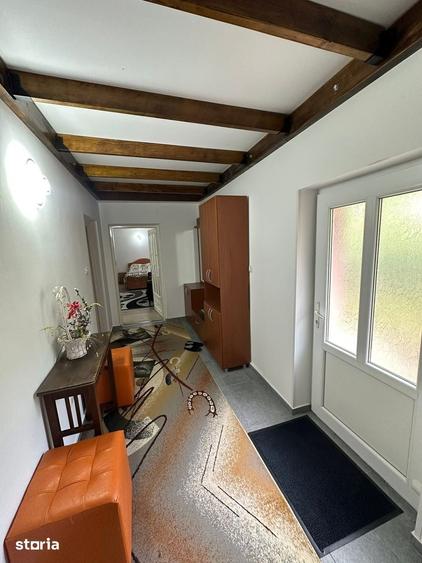 Casă cu 3 camere cu Teren 1500 Mp în Central