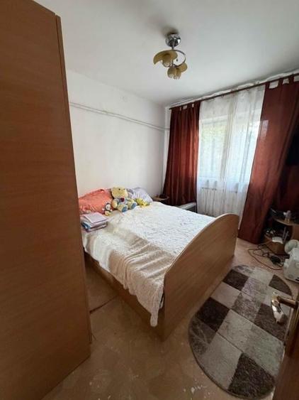 Apartament cu 4 camere în Crângași