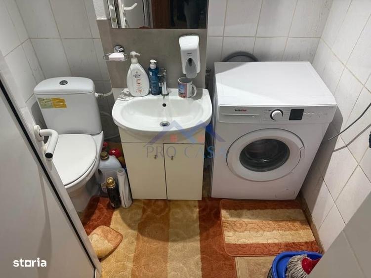 Apartament cu 4 camere decomandat în Cetate
