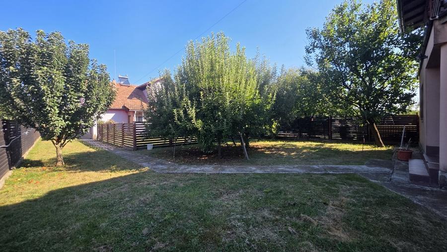Casă cu 6 camere cu Teren 640 Mp în Grădiștea
