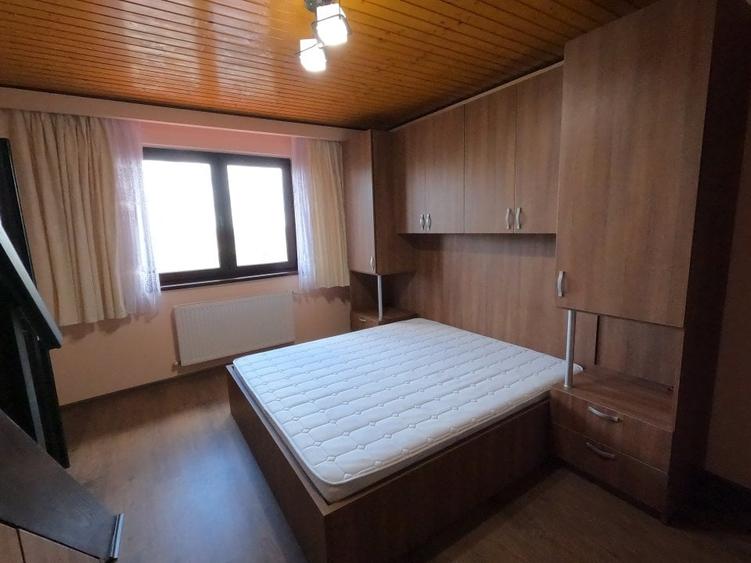 Casă individuală cu 6 camere cu Teren 1000 Mp în Smârdan