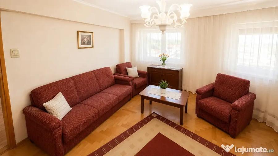 Apartament cu 3 camere decomandat în Central