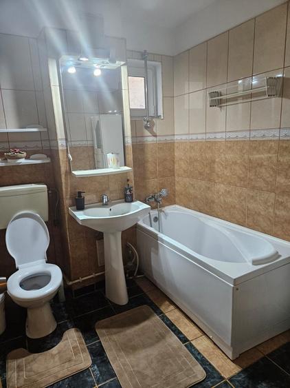 Apartament cu 3 camere decomandat în Ultracentral