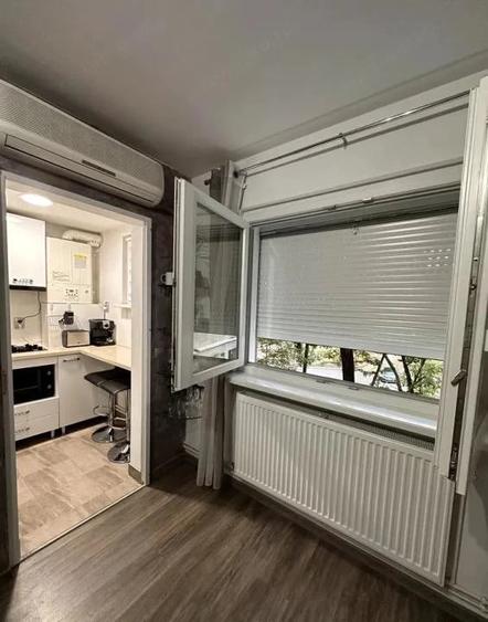Apartament cu 2 camere nedecomandat în P-ța Doina