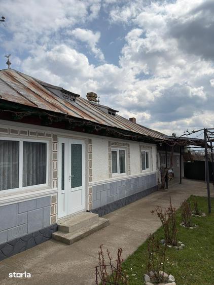 Casă cu 4 camere cu Teren 833 Mp în Bodești