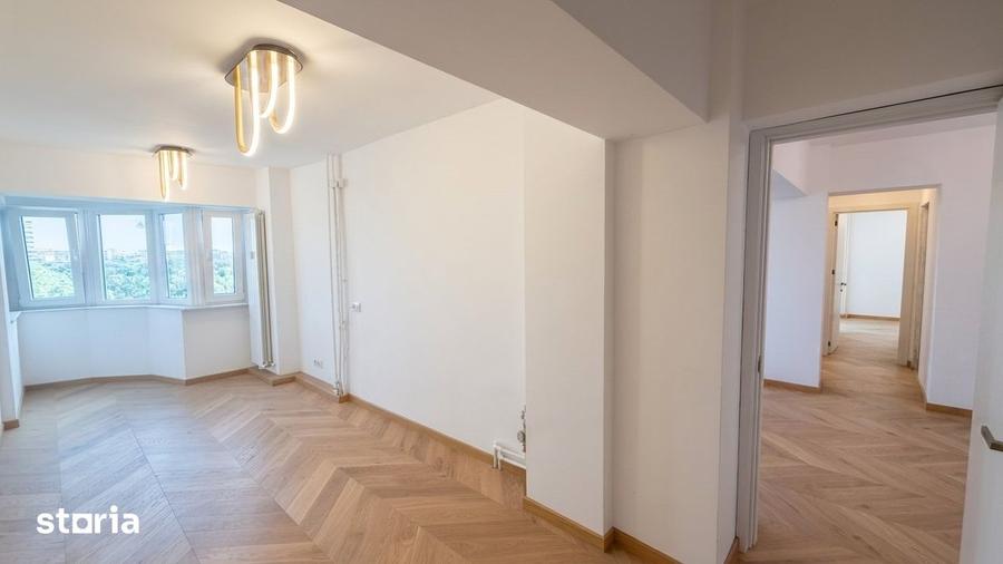 Apartament cu 3 camere decomandat în Tei