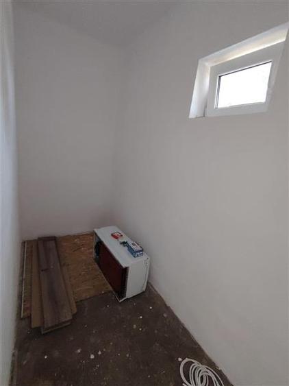 Casă individuală cu 2 camere cu Canalizare în Valea Strâmbă