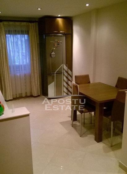 Apartament cu 3 camere decomandat, mobilat în Bucovina