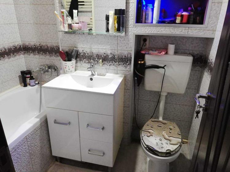 Apartament cu 3 camere decomandat în Dărmănești