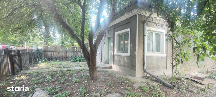 Casă cu 2 camere cu Teren 377 Mp în Piața Unirii