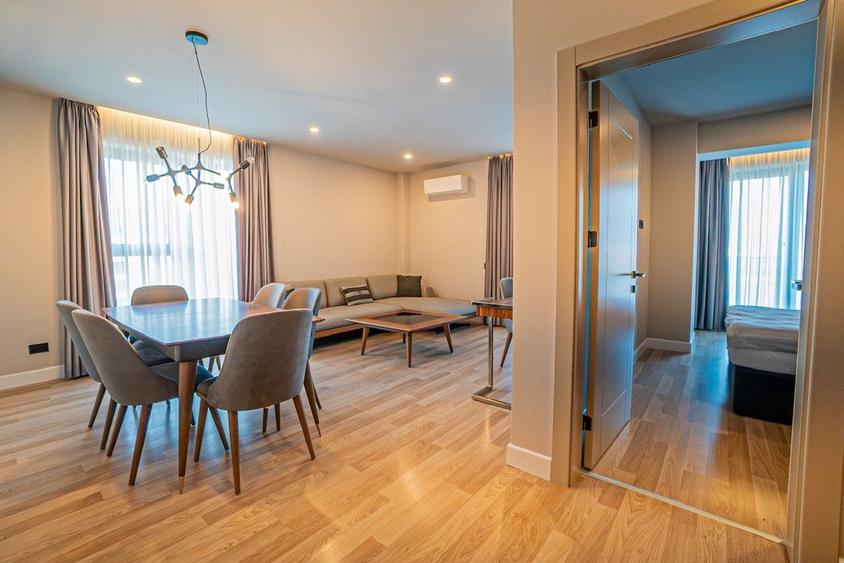 Apartament cu 3 camere decomandat în Universitate