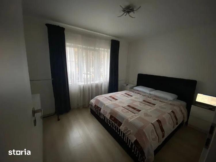 Apartament cu 2 camere semidecomandat în Craiovița Nouă