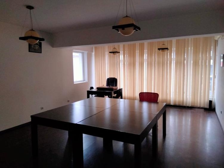 Proprietate specială, de 385 mp, în Rovine