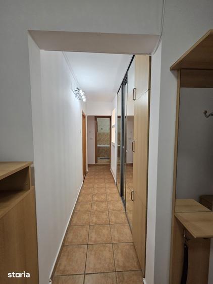 Apartament cu 3 camere, mobilat în Rahova