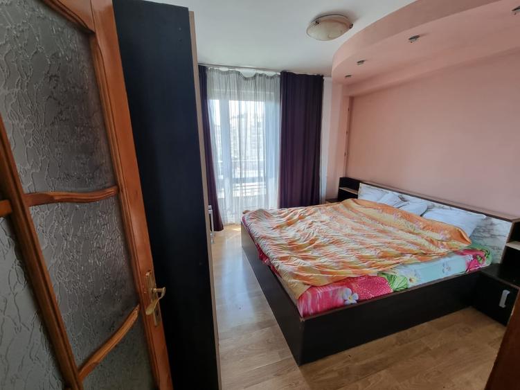 Apartament cu 2 camere semidecomandat în Piața Unirii