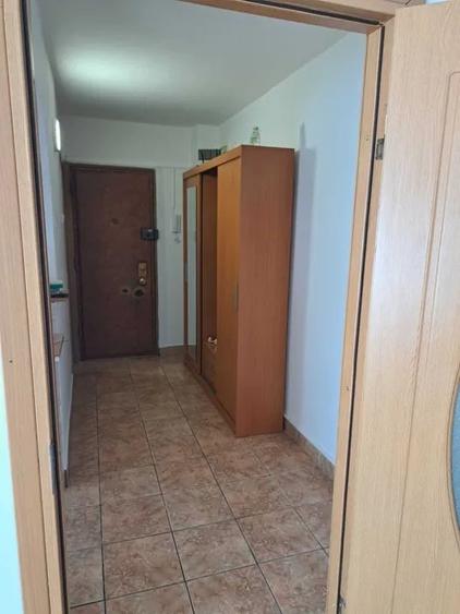 Apartament cu 2 camere semidecomandat, mobilat în Dristor