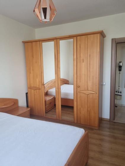 Apartament cu 3 camere decomandat în Runcu