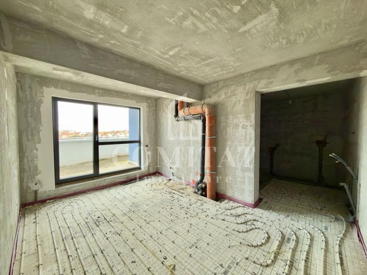 Apartament cu 4 camere semidecomandat în Zorilor
