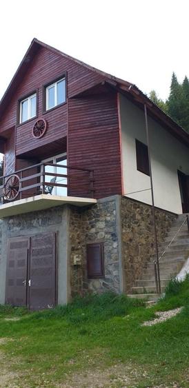 Casă cu 4 camere cu Teren 250 Mp în Brădățel