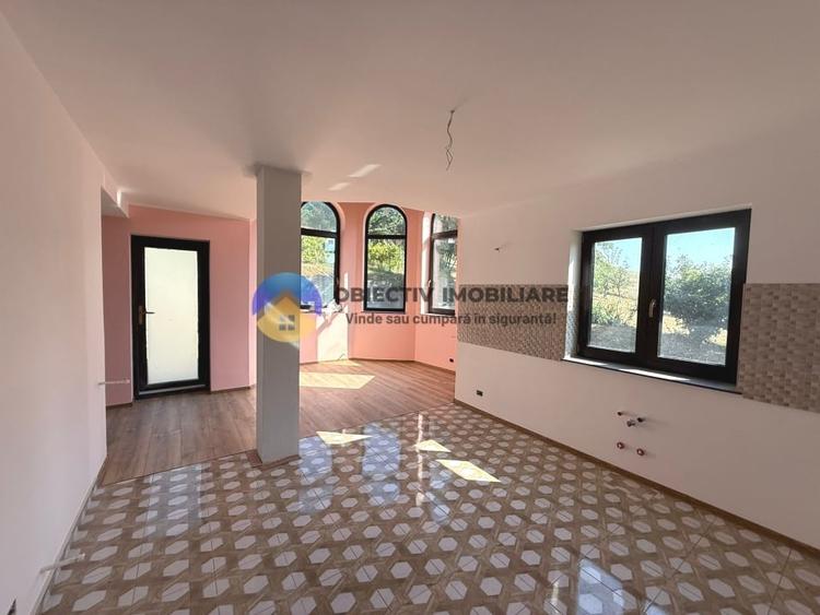 Casă individuală cu 5 camere cu Teren 2000 Mp în Gârcina