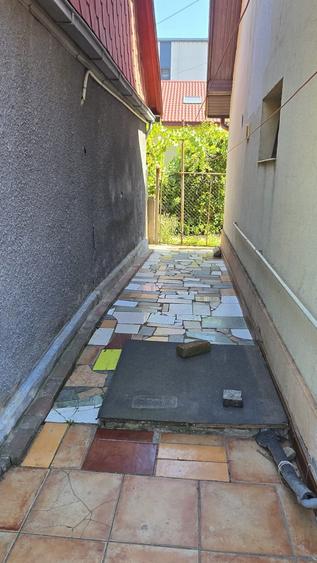 Vand, Vila 5 camere in Otopeni,mobilata si utilata,langa viitorul Kaufland. Pret - 21