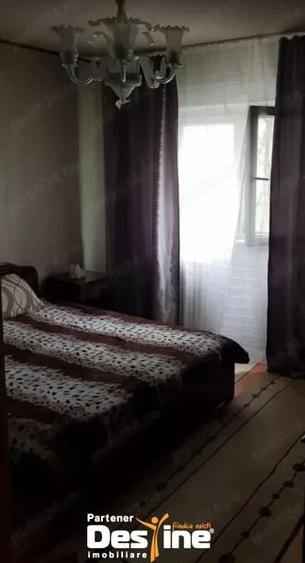 Apartament 3 camere + loc parcare, etaj intermediar, zona Margeanului/Barca - 2