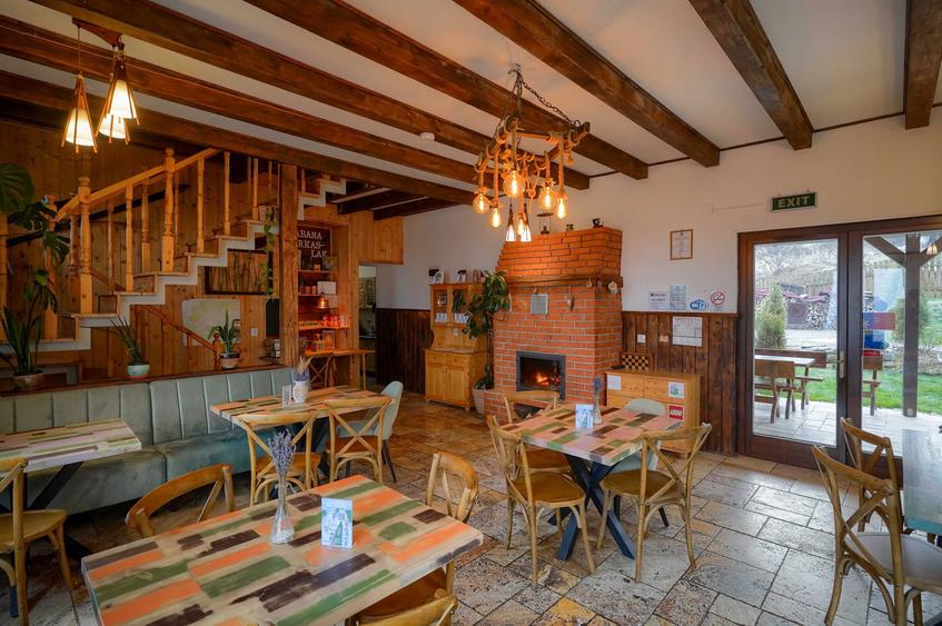 Cabana si Restaurant in Toplita, intre Partia de Schi si Strandul Banffy - 3