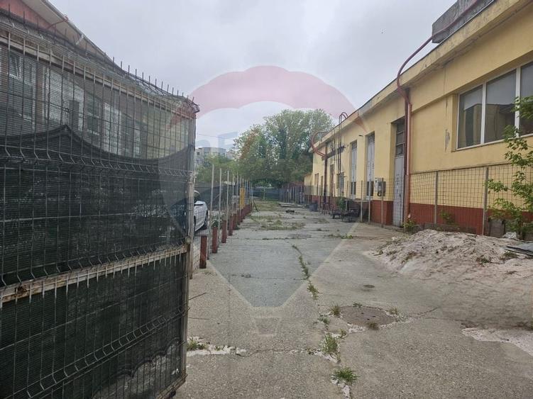 Teren 412mp de inchiriat pentru 22 locuri parcare, str. Bradului - 2