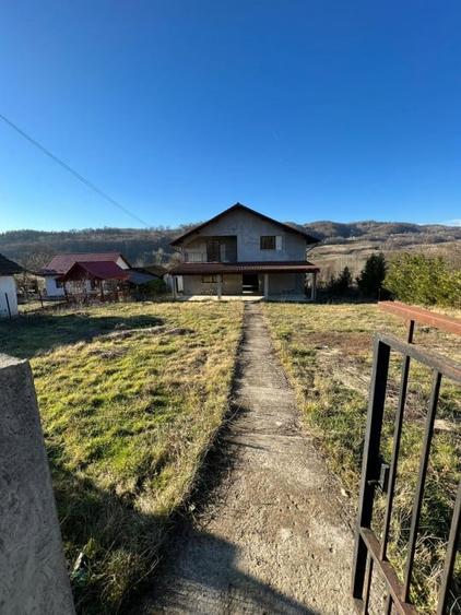 Casa cu teren 2000mp / Alunu - Valcea - 2