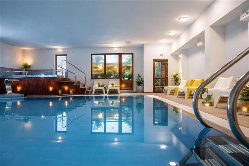 Complex turistic cu privelisti picturale,apa curativa,aer pur,o experienta de in - 46