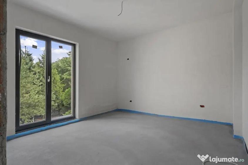 Casa spa?ioasa cu terasa ?i loc de parcare Milit... - 16