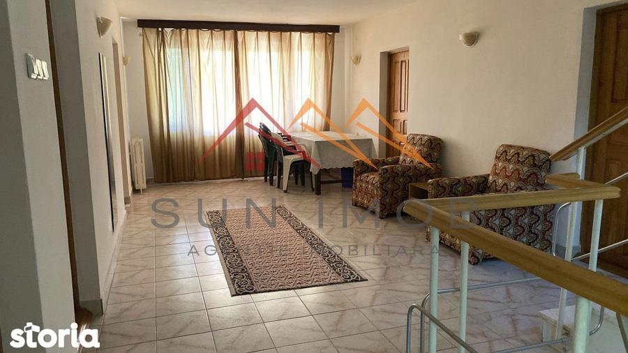 Vila de vanzare, teren 3100 mp, 7 camere, 6 grupuri sanitare, 3 CT, an - 1