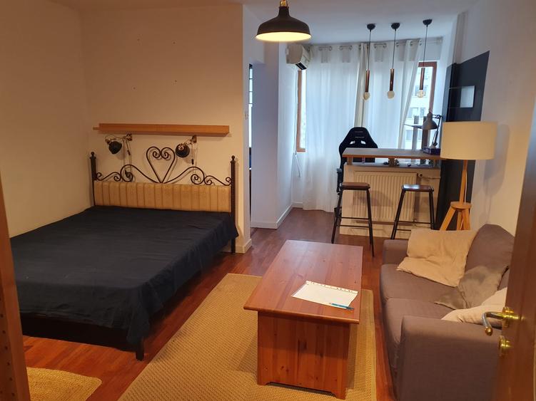 Dristor, garsoniera langa metrou, 320 euro, mobilata,utilata - 1