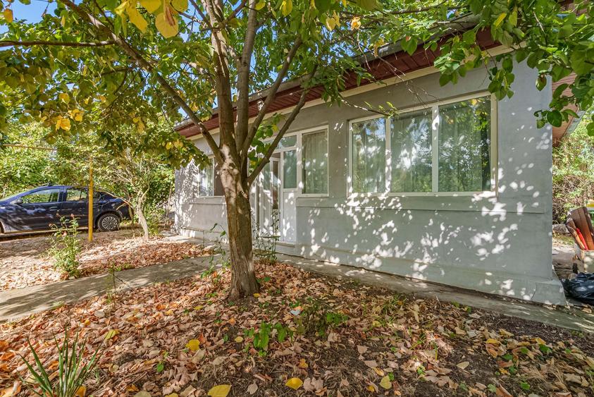 Otopeni - Teren 863MP, dubla deschidere Casa renovabila 56MP - 1