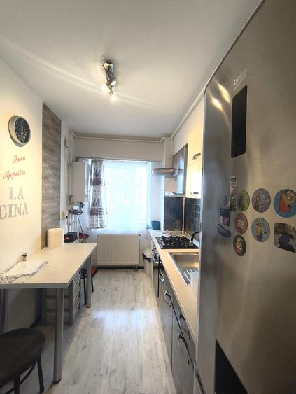 Apartament cu 2 camere decomandat în Berceni