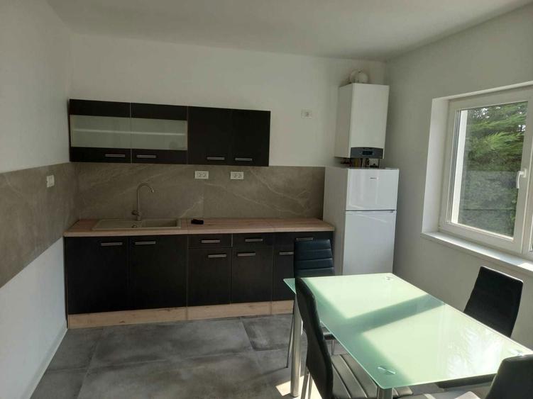 Salon - Clinica - Birouri + Locuinta - 2