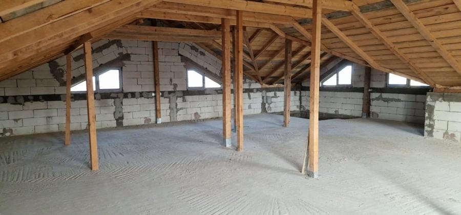 Vilă spațioasă 300 mp la șosea - vedere la brațul Borcea - 1