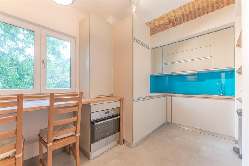 Locuință de 71 mp renovată integral și complet utilată, în casă - 10